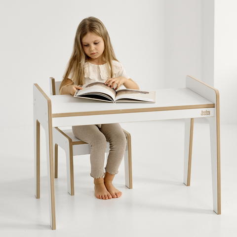 Table and chair - size M