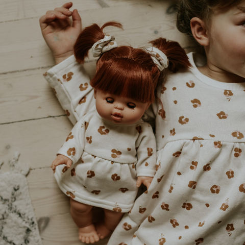 Minikane 34 cm mirksinti lėlė - Chloe