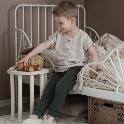Stool for arch-table
