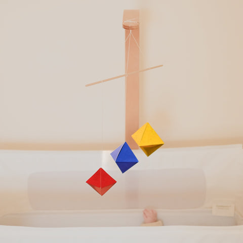 Do it yourself: Octahedron carousel for babies