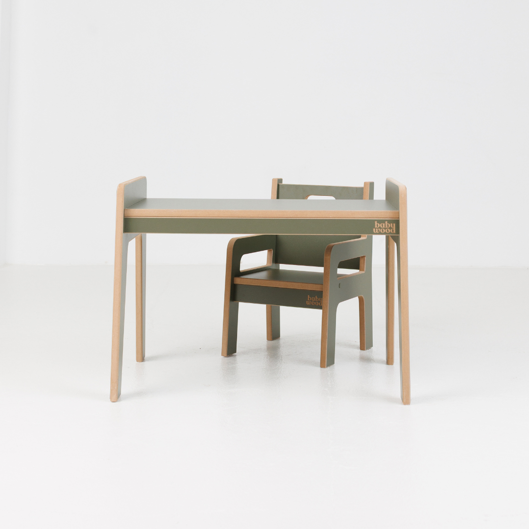 Table and chair - size S